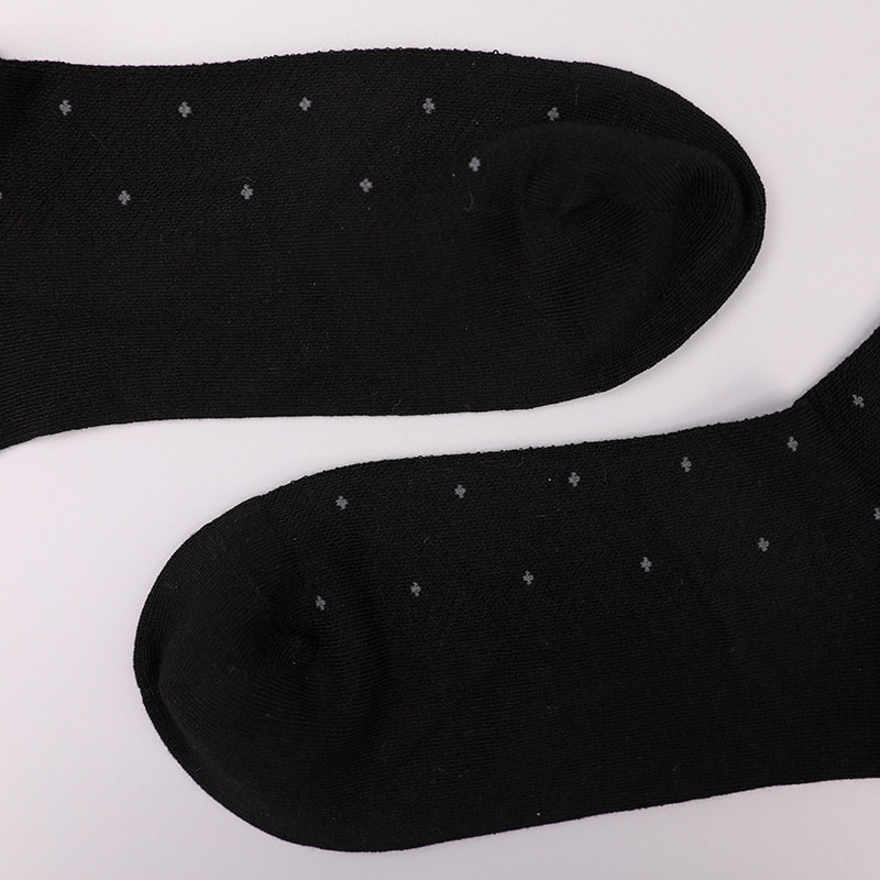 Blødt spundet silke nylon indpakket ammoniak, usynlig diamantformet lille prik jacquard håndsyet vintertykke herresokker WSD2851