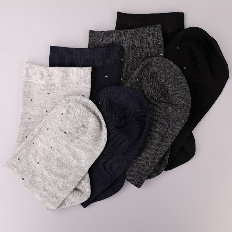 Blødt spundet silke nylon indpakket ammoniak, usynlig diamantformet lille prik jacquard håndsyet vintertykke herresokker WSD2851